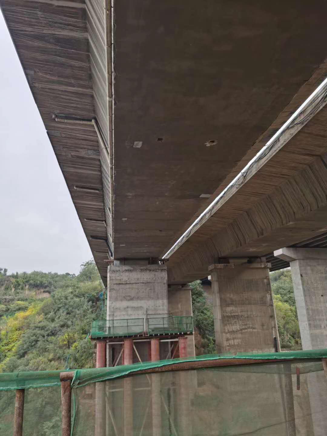 汕尾桥梁加固前制定可行设计方案图并用对施工方法